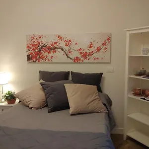 Tiny Oda ve Kahvaltı